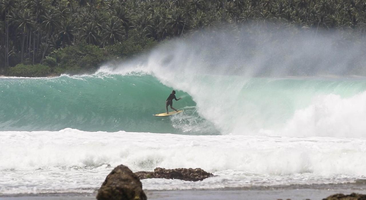 Nias Surf Stay Lagudri エクステリア 写真