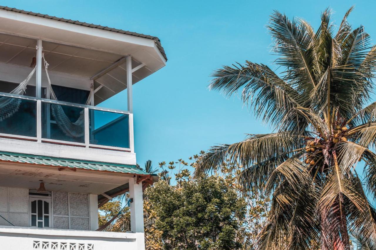 Nias Surf Stay Lagudri エクステリア 写真